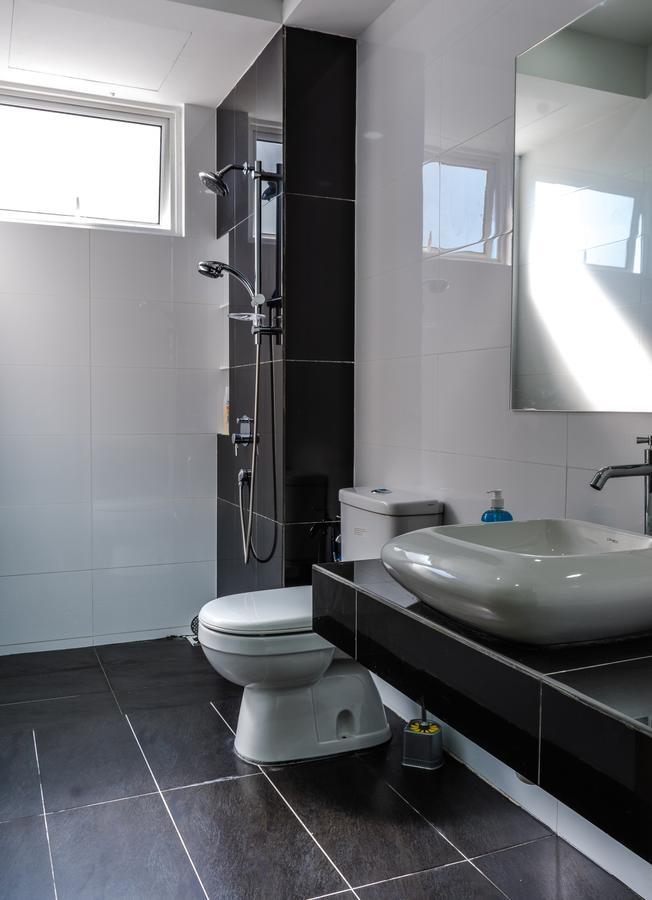 Southwest Designer Suite By D Imperio Homestay Penang Bayan Lepas Zewnętrze zdjęcie